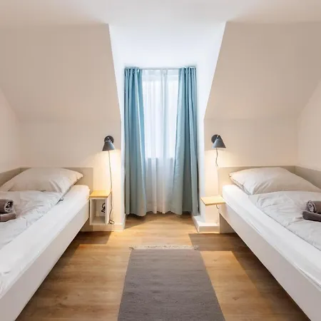 아파트 Glueck Auf Hufelandstrasse