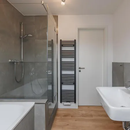 Glueck Auf Hufelandstrasse 아파트 *