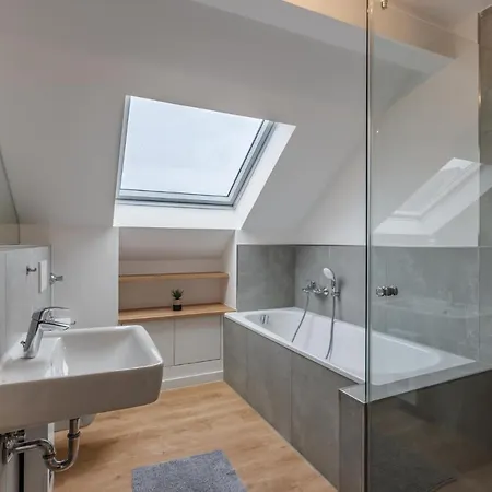 Glueck Auf Hufelandstrasse 아파트