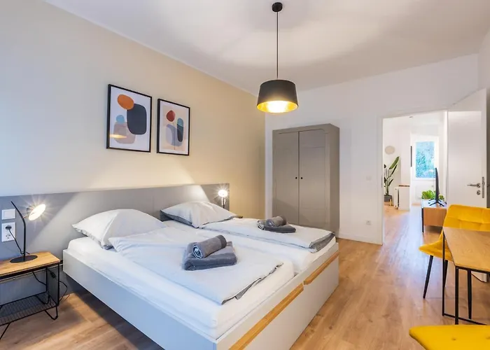 Glueck Auf Hufelandstrasse